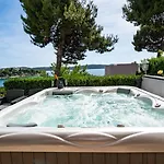 아파트 Luxor 트로기르