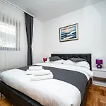 아파트 Luxor 트로기르