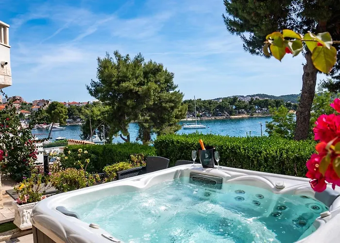 Luxor * Trogir