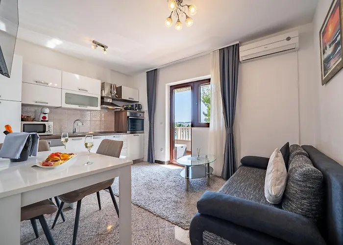 Luxor Apartman *