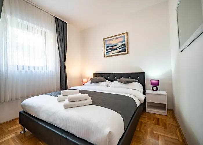 Luxor Apartman *