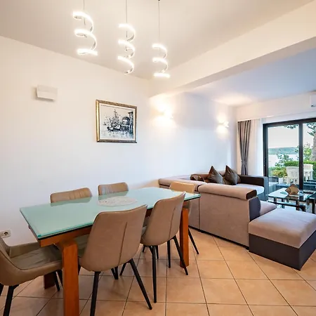 Apartment Luxor *