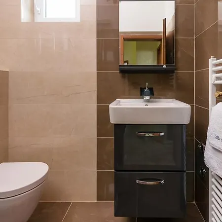 Διαμέρισμα Luxor Τρογκίρ